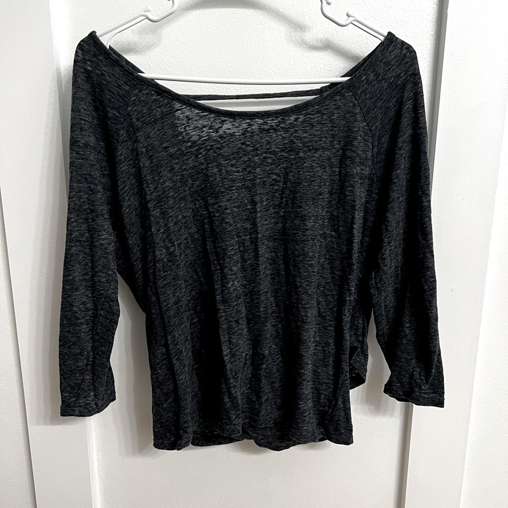 Gray American eagle top with open back and 3/4 sleeves